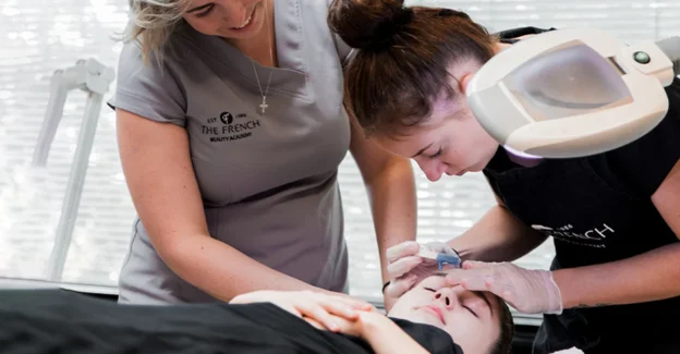 Combine Brow Lamination With Waxing And Tinting