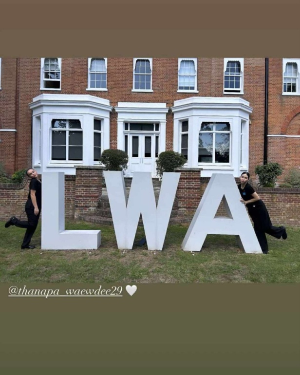Thanapa (pim) Waewdee4